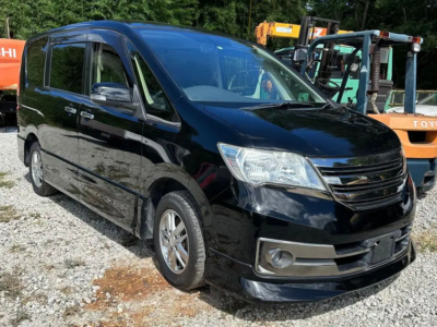 Nissan Serina 2012