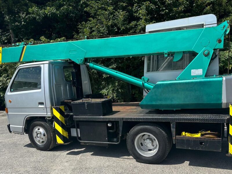 Isuzu Truck Crane