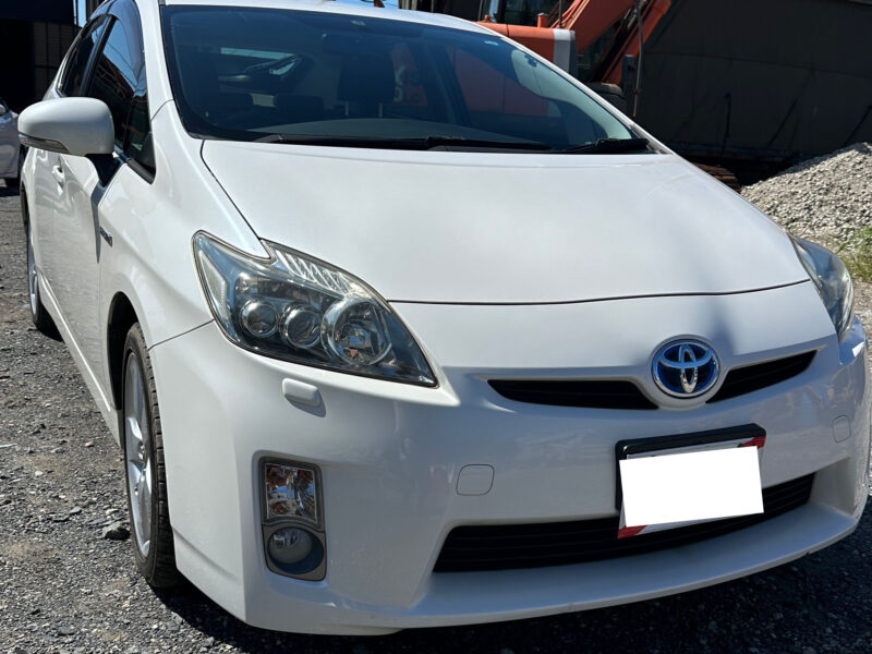 2011 Toyota Prius - Excellent Condition, Hybrid Efficiency