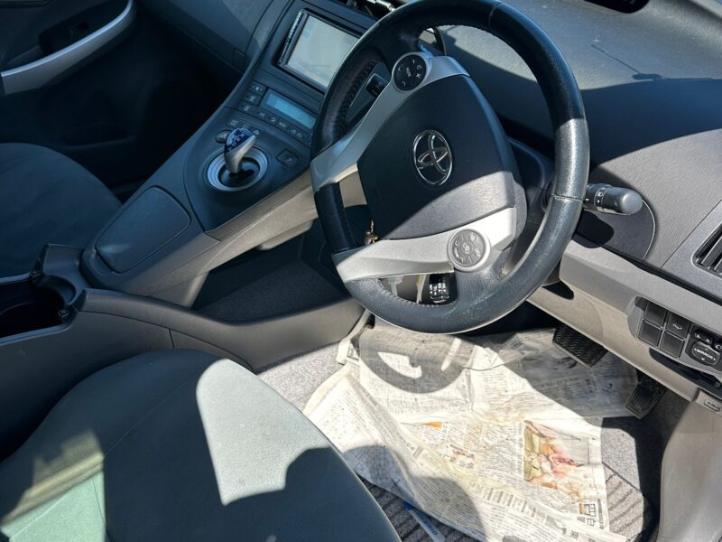 2011 Toyota Prius - Excellent Condition, Hybrid Efficiency