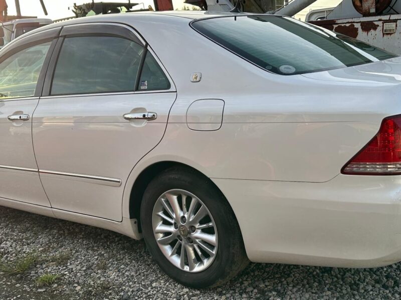Toyota Crown Royal Saloon - Luxury Sedan