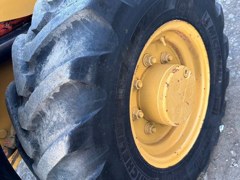 CAT 907H2 Compact Wheel Loader