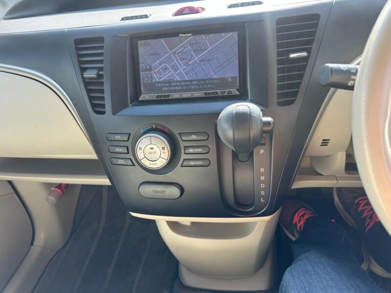 2003 Toyota Celsior (UCF30)