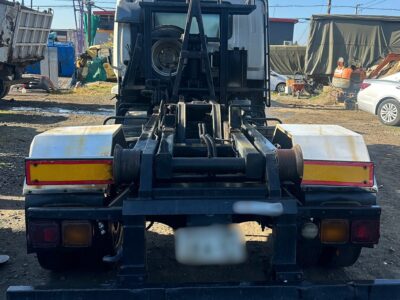 2003 Isuzu FORWARD Heavy-Duty Truck