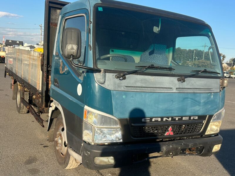 Isuzu Elf 2-Door Dump Truck